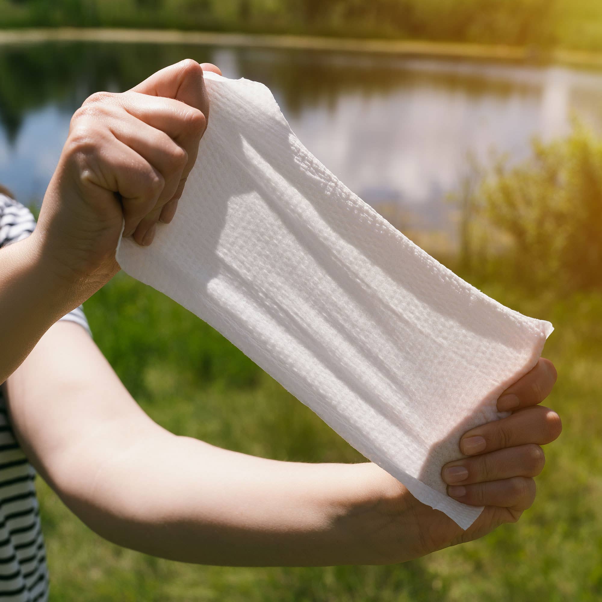 Fomin - Bug Repellent Wipes - Citronella & Peppermint Oil - 15 Count - The Look and Co